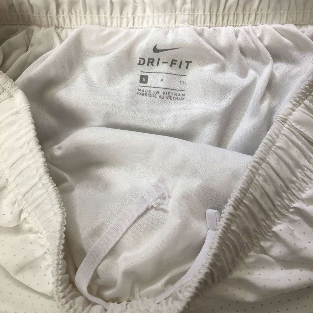 SOLD - Women’s White Nike Dri-Fit Running Shorts Size Small - Picture 3 of 6